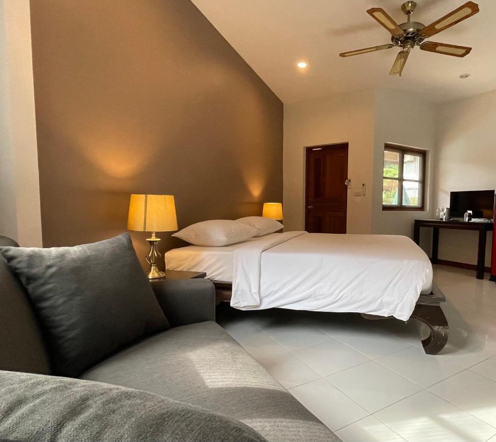 The Pace Phuket Boutique Resort Rawai Exterior photo