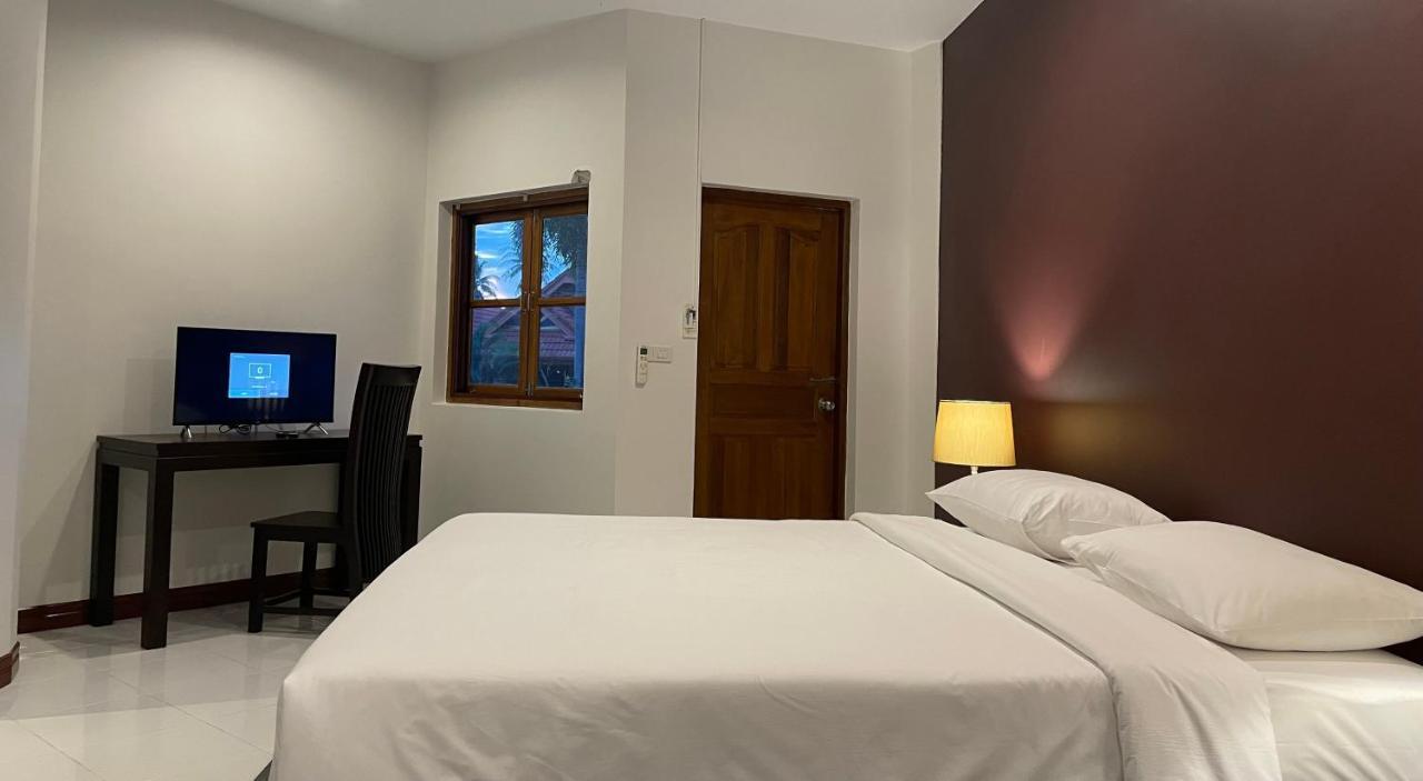The Pace Phuket Boutique Resort Rawai Exterior photo