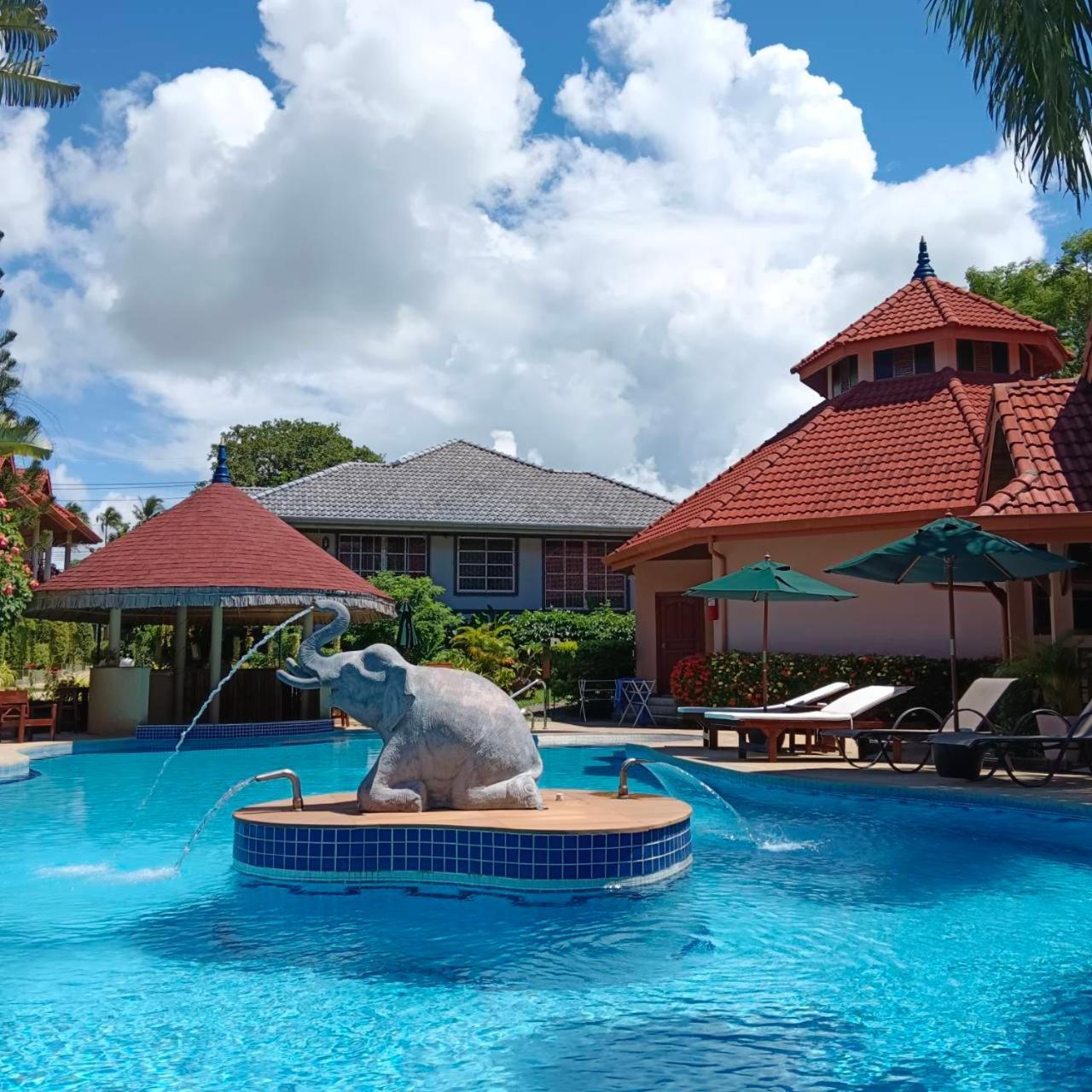 The Pace Phuket Boutique Resort Rawai Exterior photo
